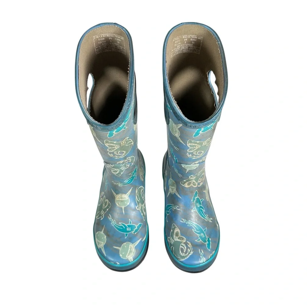 BOGS Pull-on Rubber Rain Boots in shark print